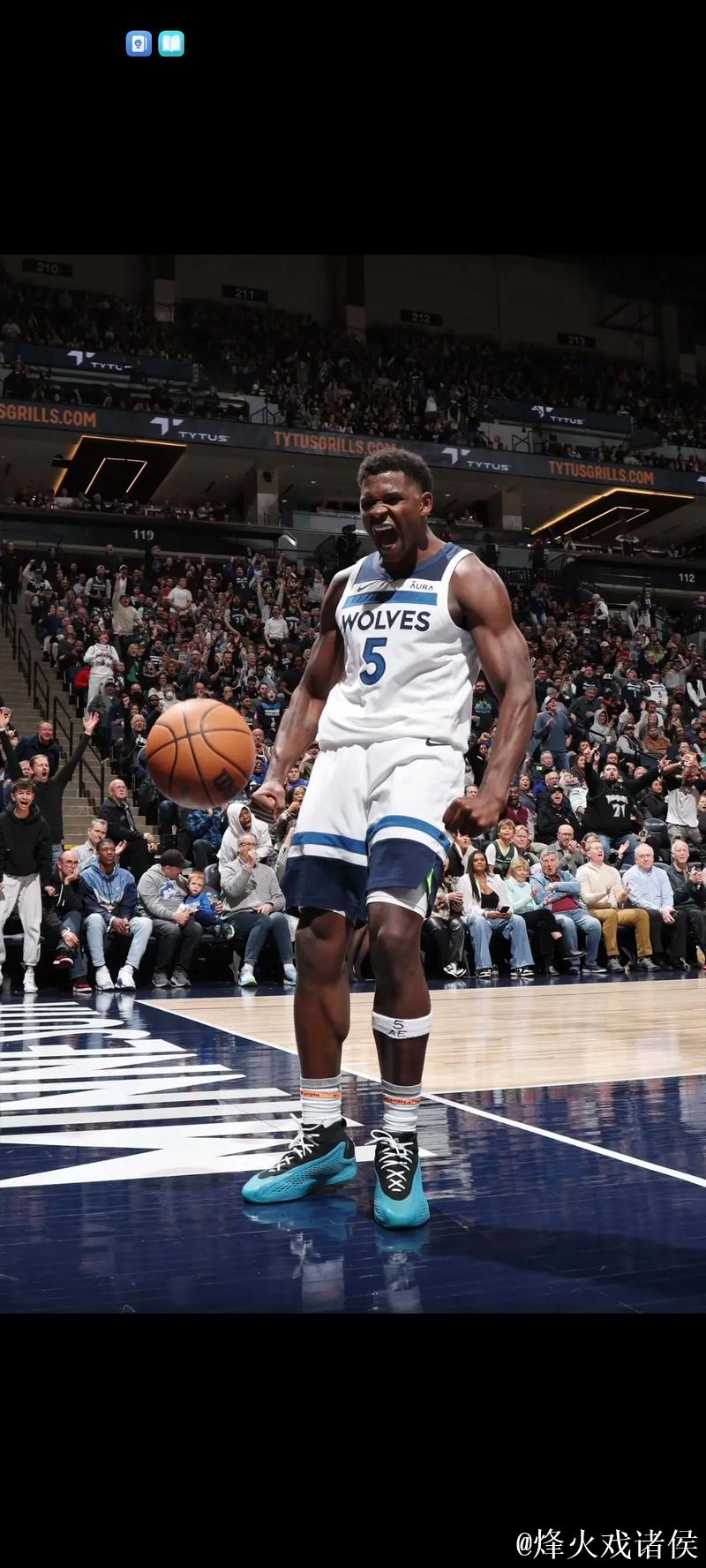 3月29日常规赛:森林狼对阵太阳 爱德华兹精彩表现 3月29日常规赛:森林狼对阵太阳 爱德华兹精彩表现