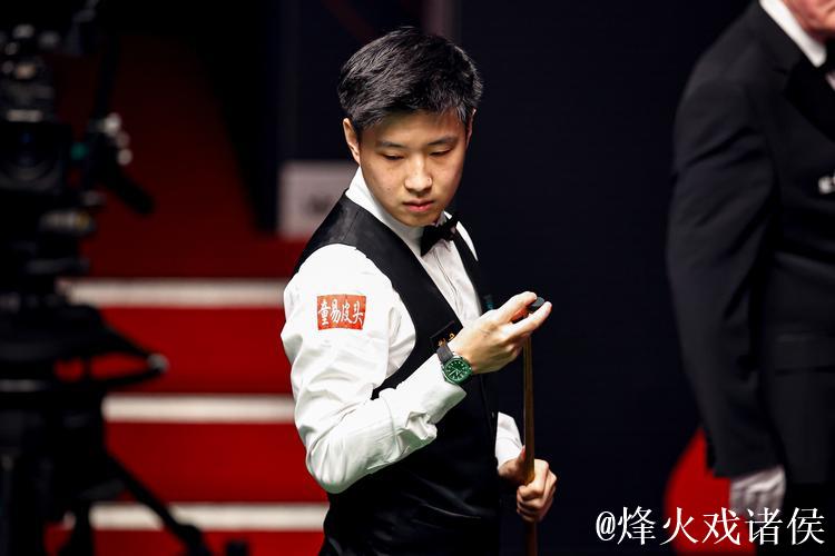 5-4领先惨遭6连败!赵心童遗憾止步上海大师赛半决赛 5-4领先惨遭6连败!赵心童遗憾止步上海大师赛半决赛