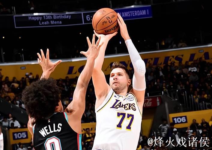 詹姆斯26+10达成里程碑 东契奇36+9 湖人主场力克灰熊 詹姆斯26+10达成里程碑 东契奇36+9 湖人主场力克灰熊